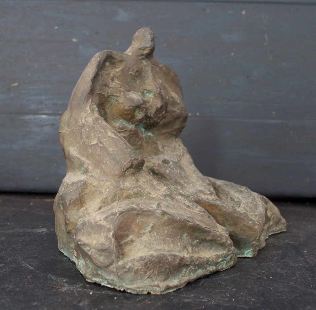 <em><strong>Figure 1</strong></em>. Bronze, 6.5 x 8.5 x 6.5 inches